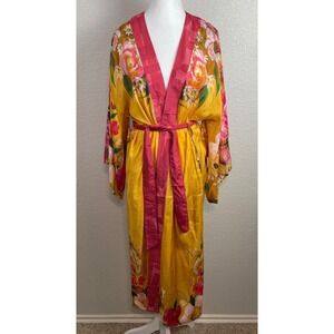 NWT Powder Effortless Elegance Kimono Gown Robe Distressed Floral Mist One Size